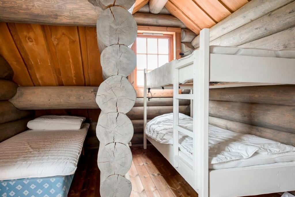Log Cabin In Nature - Situated In Trillevallen- Are Undersaker Bagian luar foto